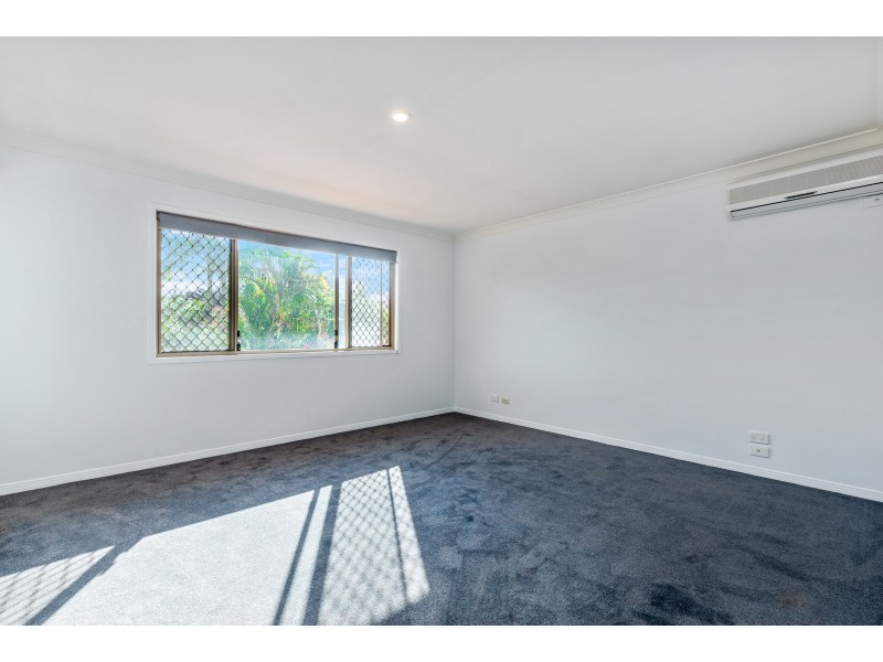 2/8 Peppertree Circuit, Robina QLD 4226