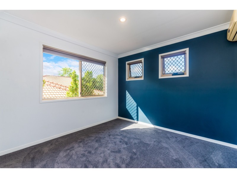 2/8 Peppertree Circuit, Robina QLD 4226