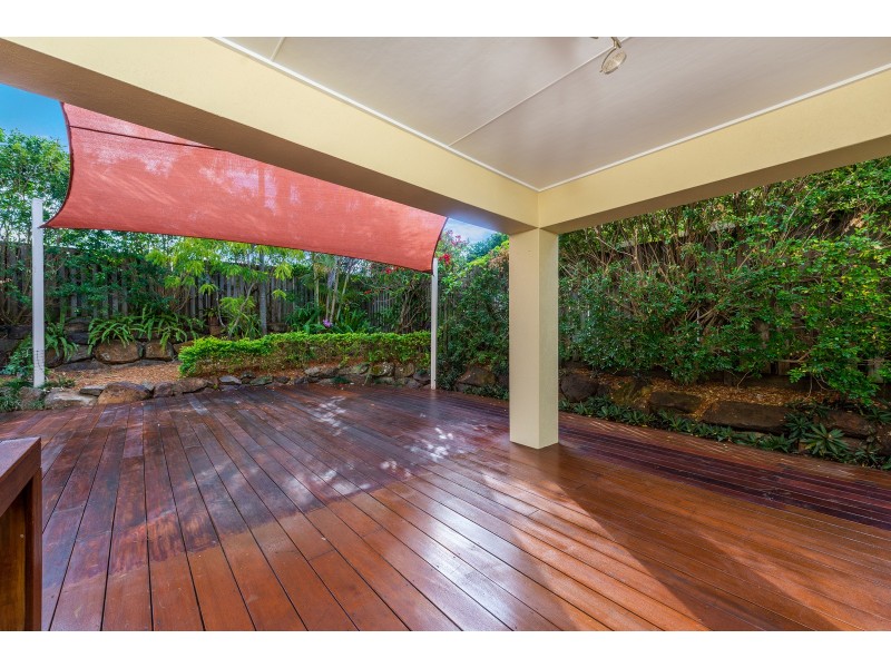 2/8 Peppertree Circuit, Robina QLD 4226