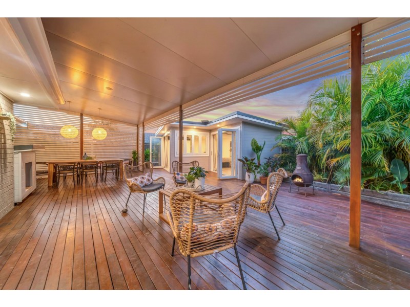 1 The Cross Road, Currumbin Waters QLD 4223