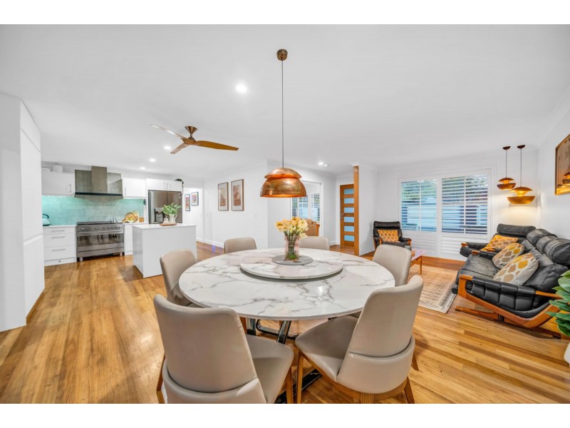 1 The Cross Road, Currumbin Waters QLD 4223