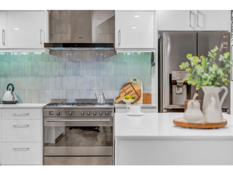 1 The Cross Road, Currumbin Waters QLD 4223