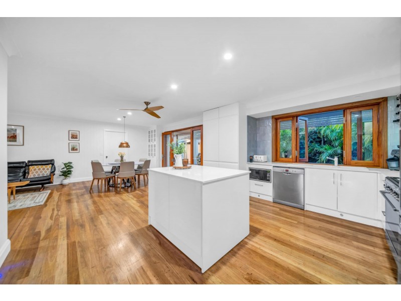 1 The Cross Road, Currumbin Waters QLD 4223