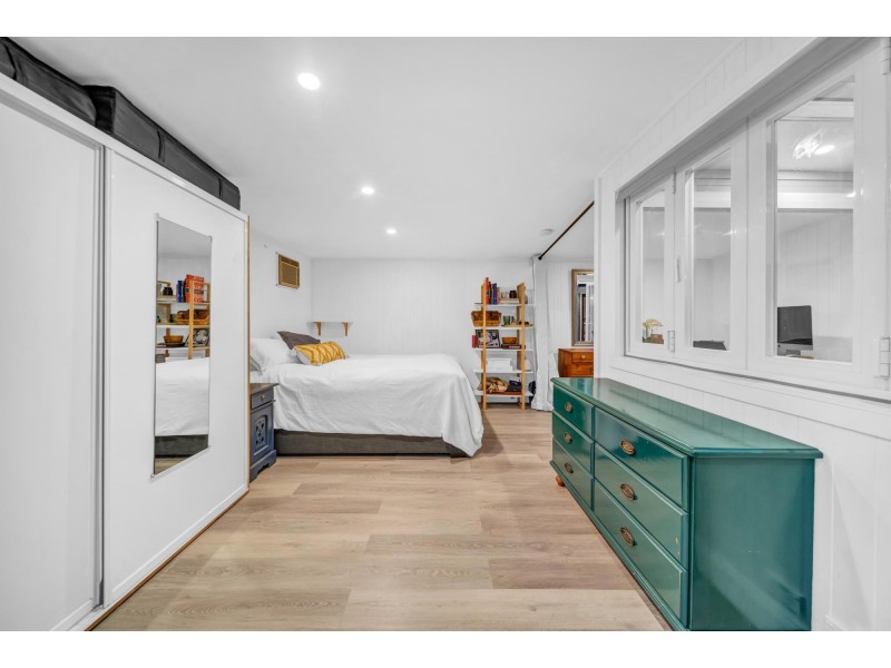 1 The Cross Road, Currumbin Waters QLD 4223
