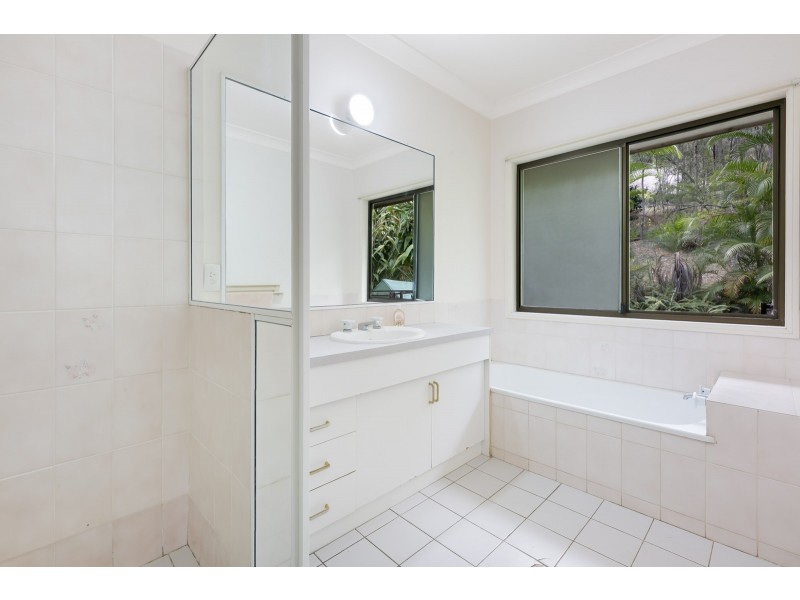 9 Hugh Guinea Court, Worongary QLD 4213