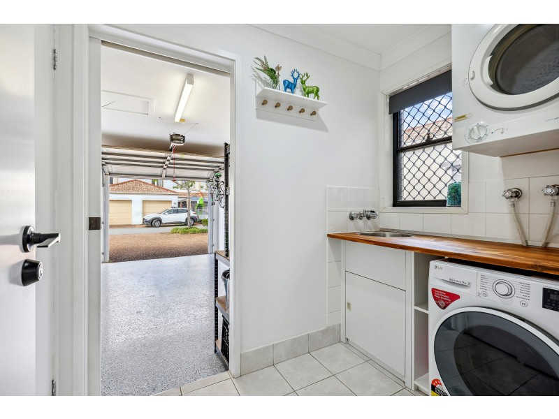 70/302 Christine Avenue, Varsity Lakes QLD 4227