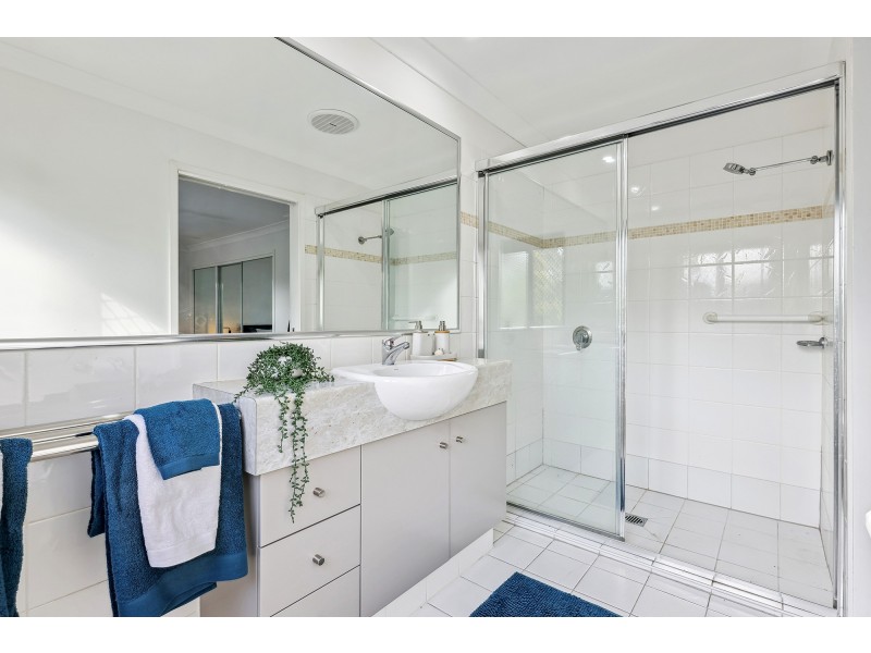 70/302 Christine Avenue, Varsity Lakes QLD 4227