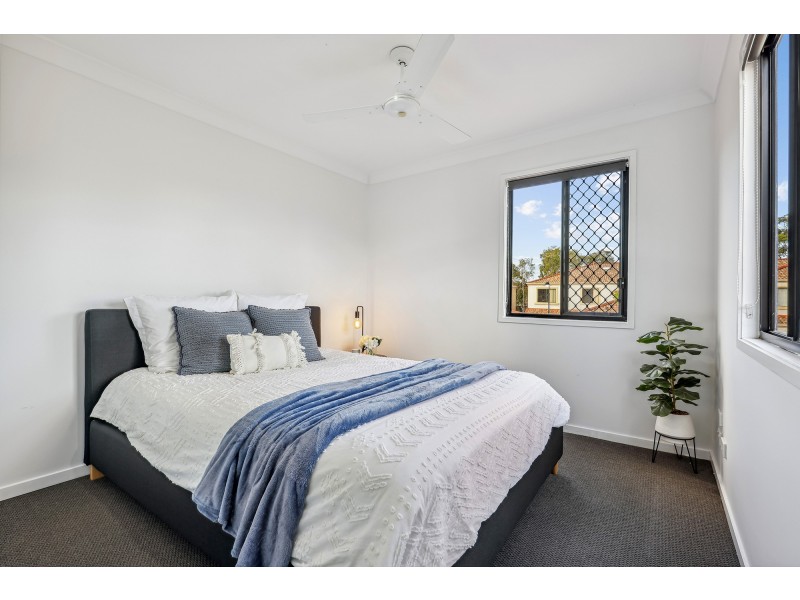 70/302 Christine Avenue, Varsity Lakes QLD 4227