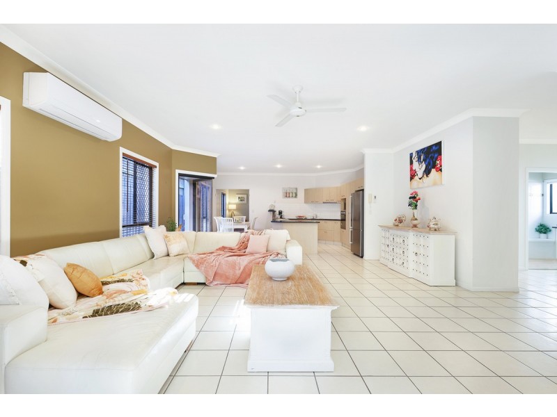 8 Tahoe Place, Varsity Lakes QLD 4227
