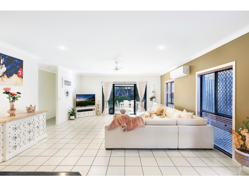 8 Tahoe Place, Varsity Lakes QLD 4227