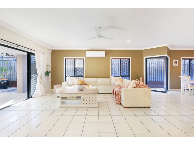 8 Tahoe Place, Varsity Lakes QLD 4227