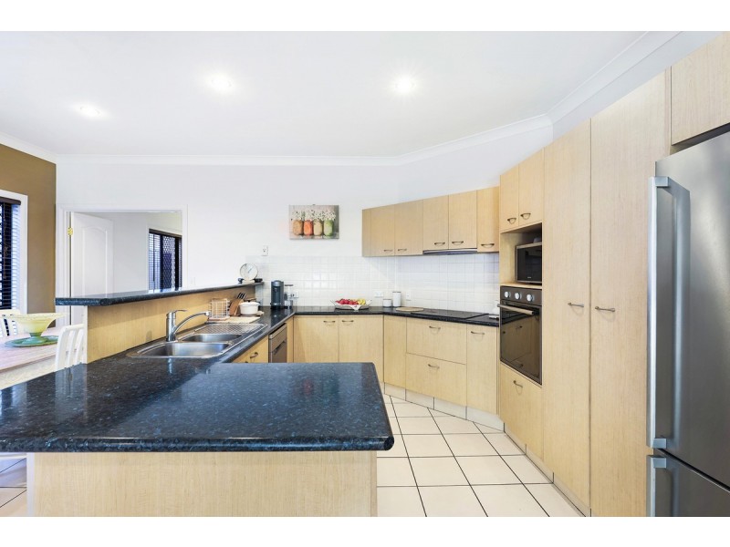 8 Tahoe Place, Varsity Lakes QLD 4227