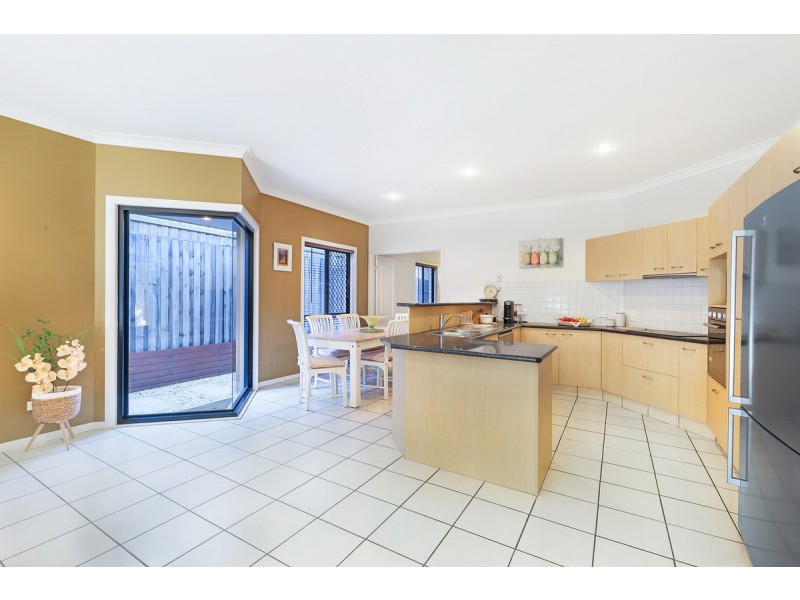 8 Tahoe Place, Varsity Lakes QLD 4227