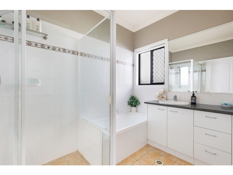 8 Tahoe Place, Varsity Lakes QLD 4227