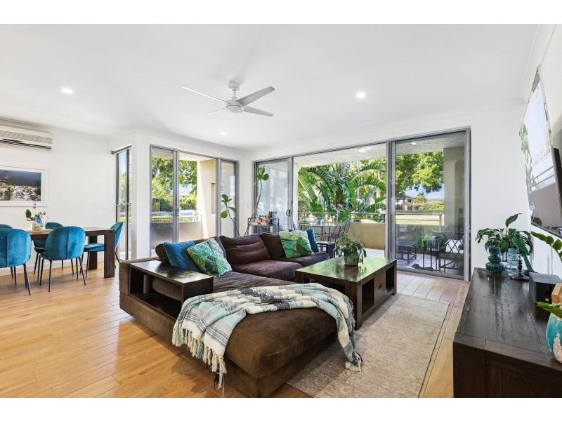 8/10 Valbonne Avenue, Varsity Lakes QLD 4227