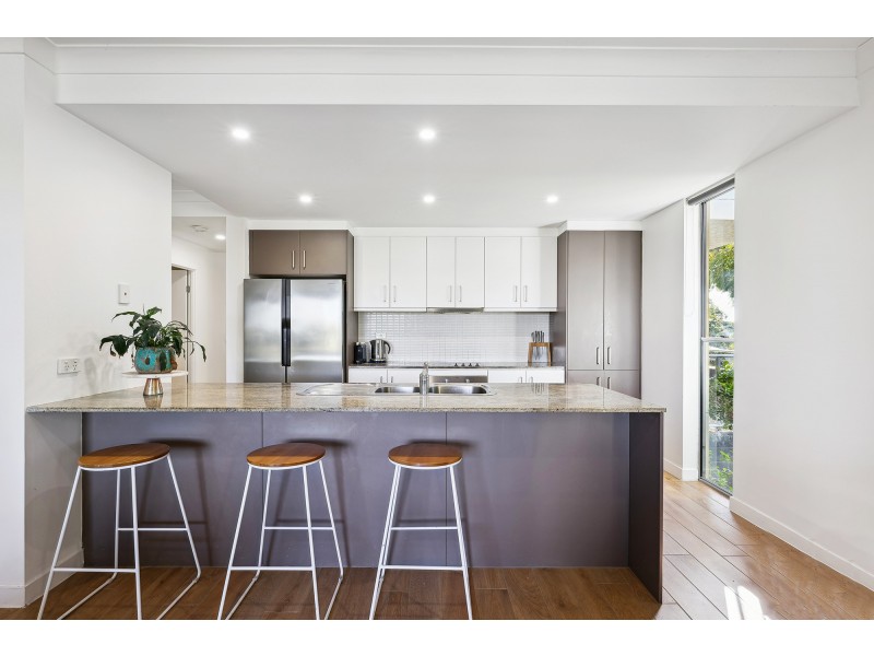 8/10 Valbonne Avenue, Varsity Lakes QLD 4227