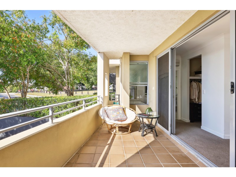 8/10 Valbonne Avenue, Varsity Lakes QLD 4227