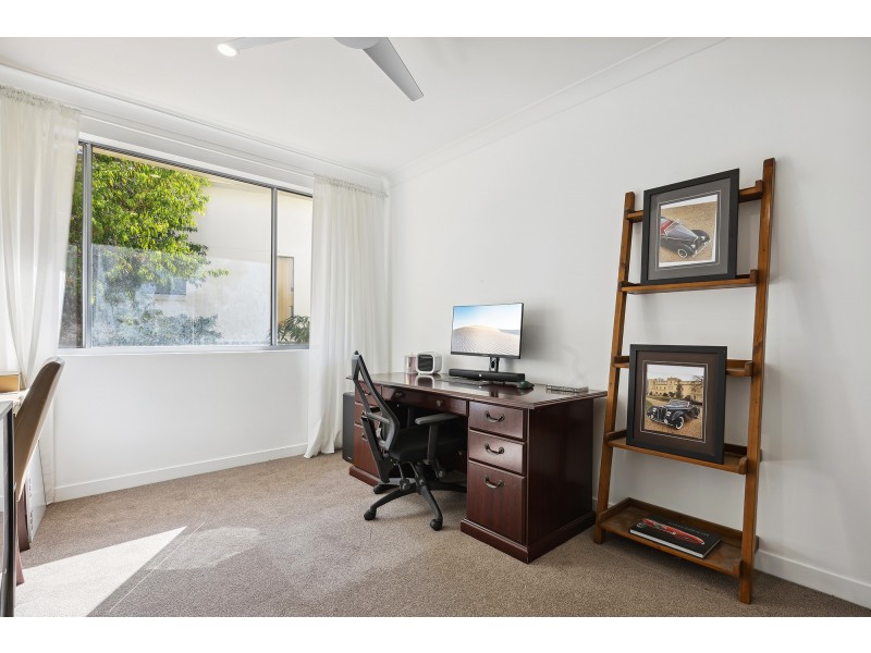 8/10 Valbonne Avenue, Varsity Lakes QLD 4227