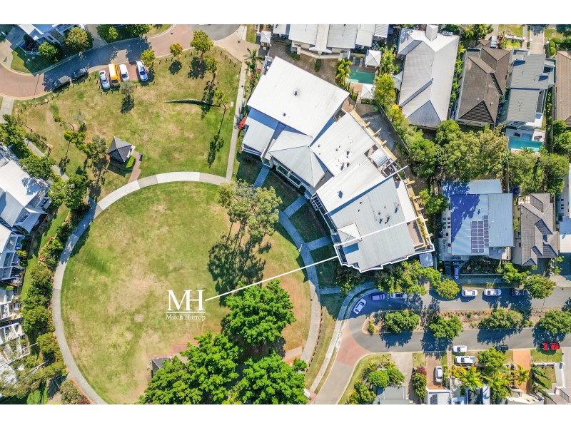 8/10 Valbonne Avenue, Varsity Lakes QLD 4227