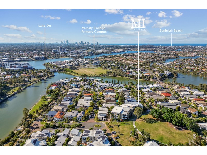 8/10 Valbonne Avenue, Varsity Lakes QLD 4227