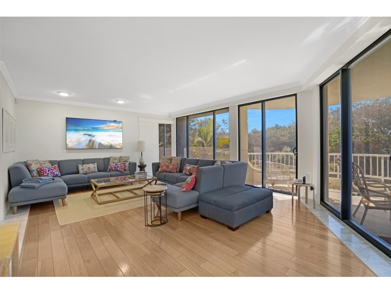 2/255 Hedges Avenue, Mermaid Beach QLD 4218