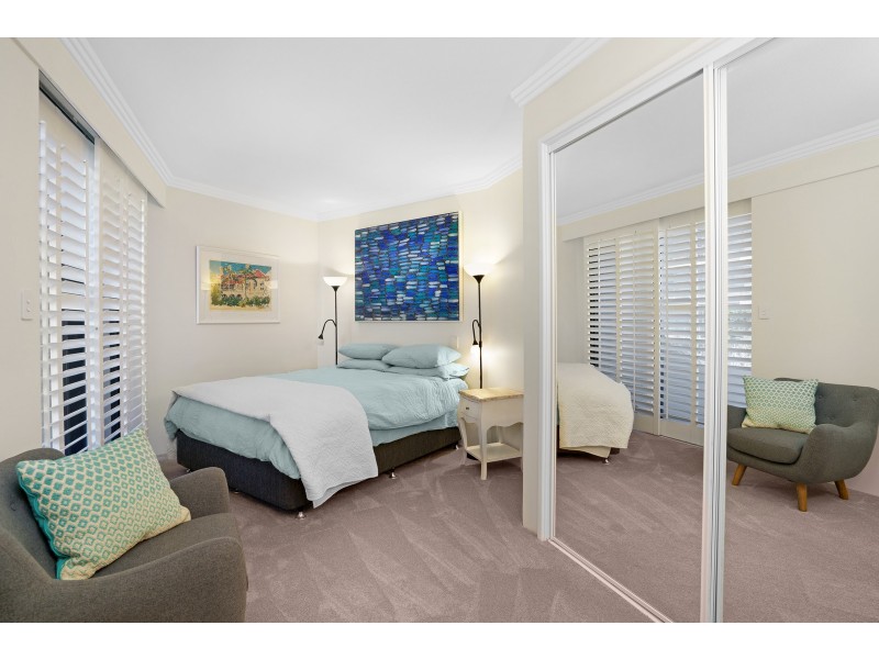 2/255 Hedges Avenue, Mermaid Beach QLD 4218