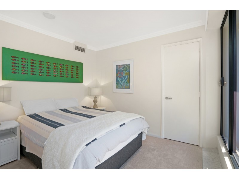 2/255 Hedges Avenue, Mermaid Beach QLD 4218