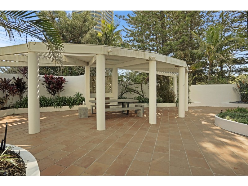 2/255 Hedges Avenue, Mermaid Beach QLD 4218