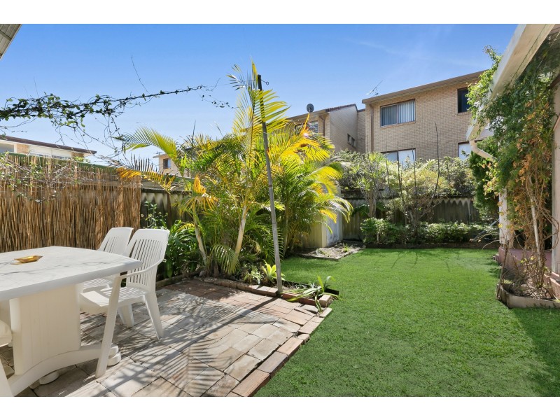 2/1 Havana Key, Broadbeach Waters QLD 4218
