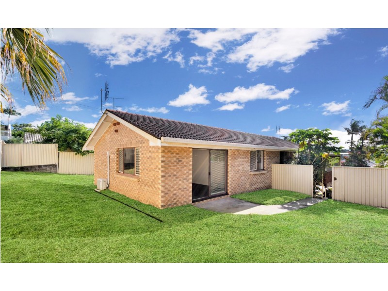 2/18 Caroline Avenue, Southport QLD 4215