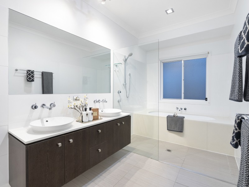 21 Worchester Terrace, Reedy Creek QLD 4227