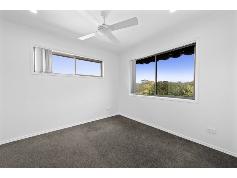 76 Mingaletta Drive, Ashmore QLD 4214
