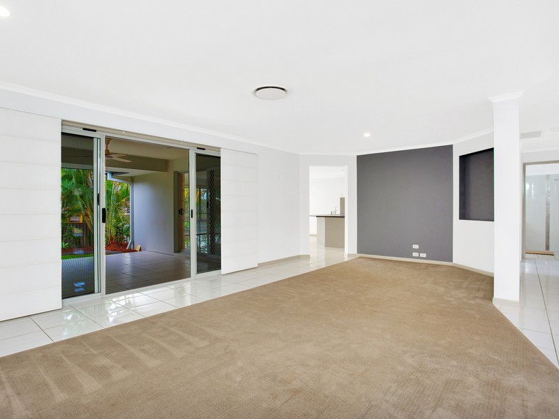 73 Clover Hill Drive, Mudgeeraba QLD 4213