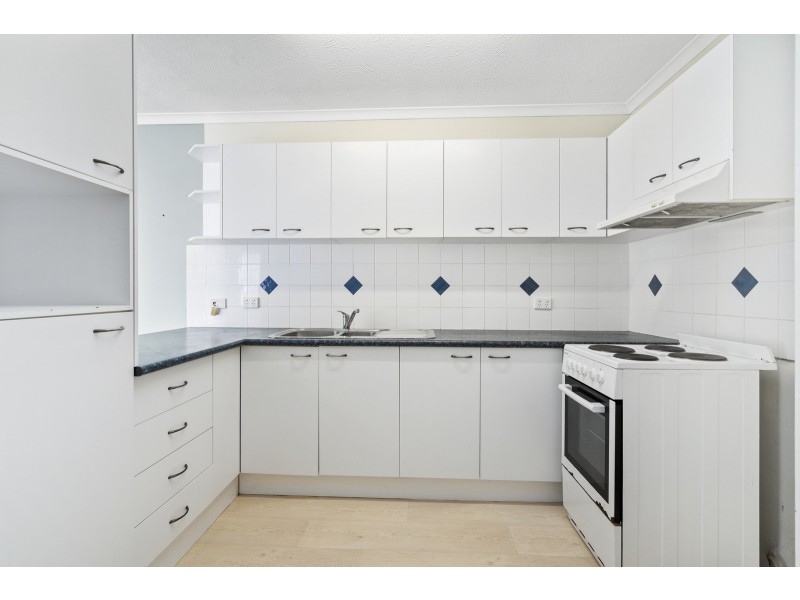 11/5 Christine Avenue, Miami QLD 4220