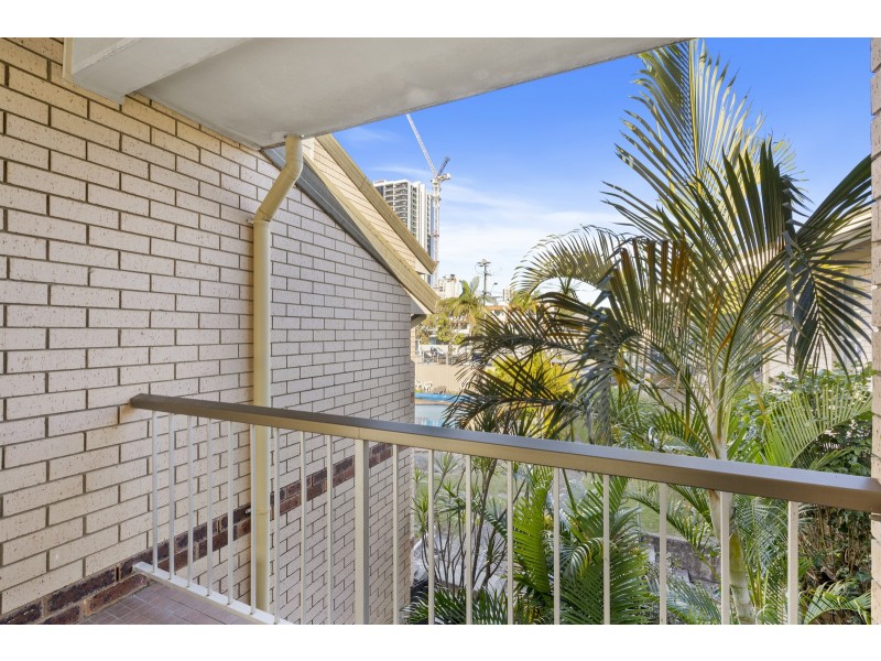 11/5 Christine Avenue, Miami QLD 4220