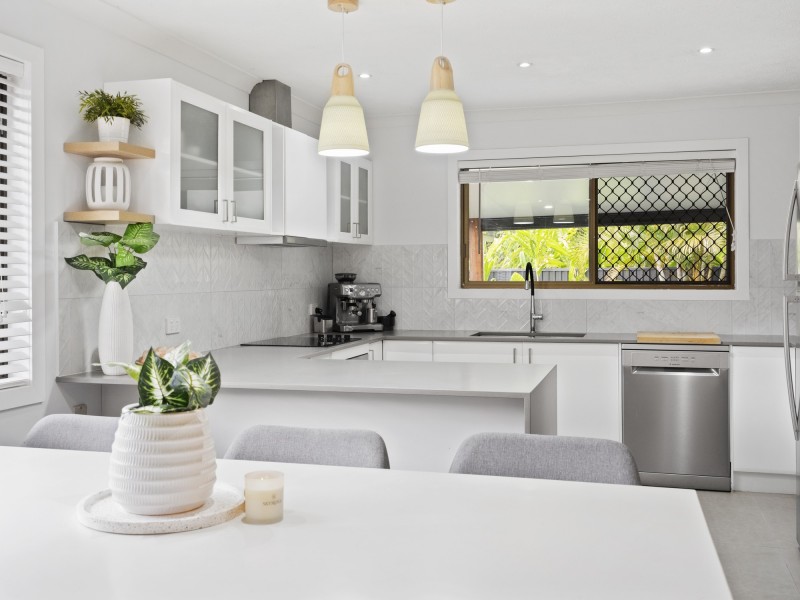 9 Guthrie Parade, Carrara QLD 4211