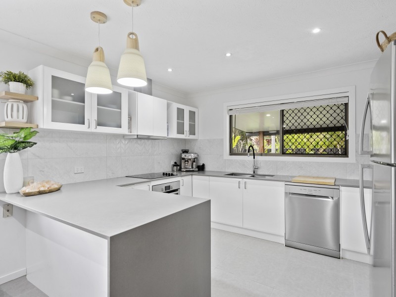 9 Guthrie Parade, Carrara QLD 4211