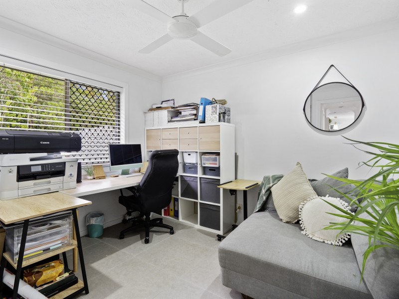 9 Guthrie Parade, Carrara QLD 4211