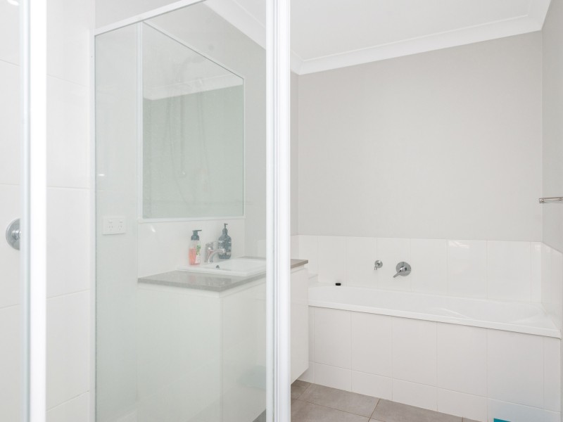 40 Phoebe Way, Gleneagle QLD 4285