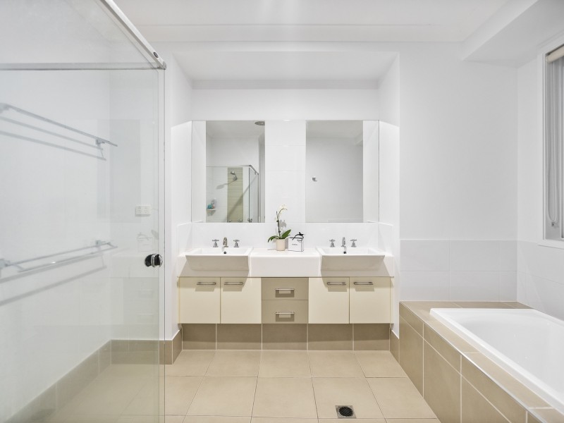 27 Culgoora Crescent, Reedy Creek QLD 4227