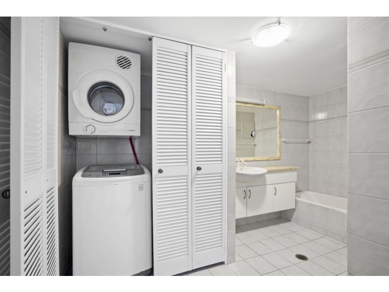 22/2890 Gold Coast Highway, Surfers Paradise QLD 4217