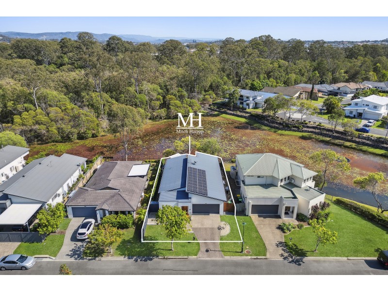 3 Laura Place, Varsity Lakes QLD 4227