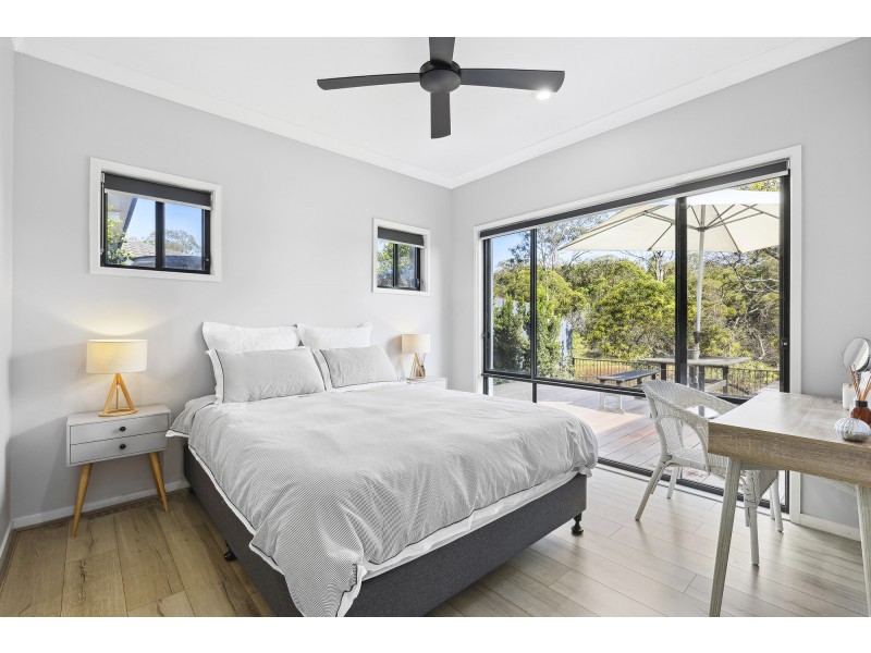 3 Laura Place, Varsity Lakes QLD 4227