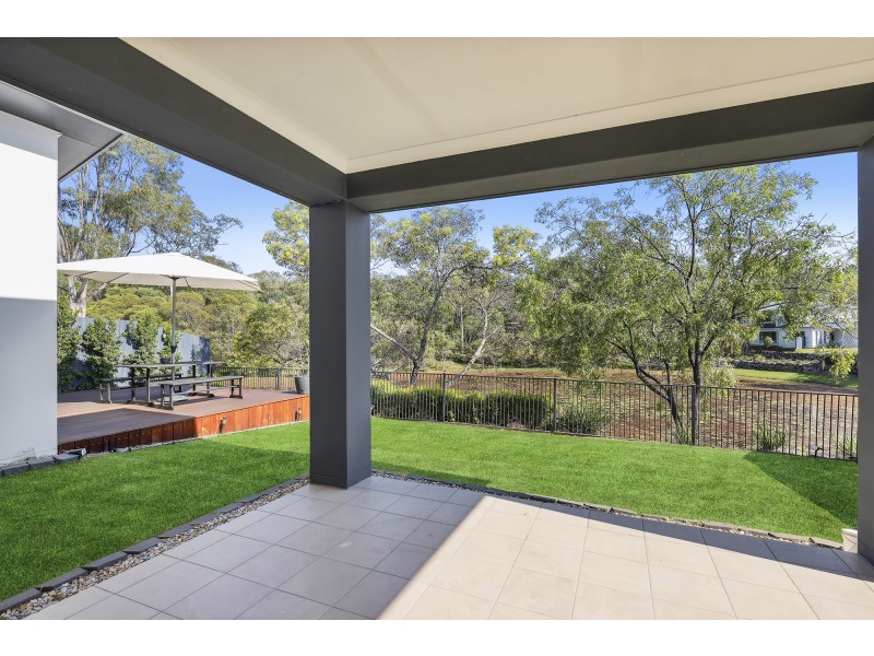 3 Laura Place, Varsity Lakes QLD 4227