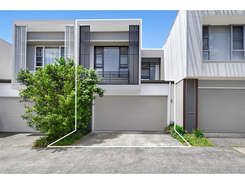 4 Fairlight Avenue, Robina QLD 4226