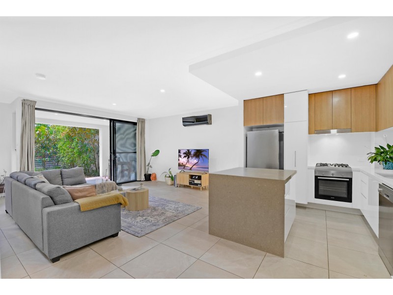 4 Fairlight Avenue, Robina QLD 4226