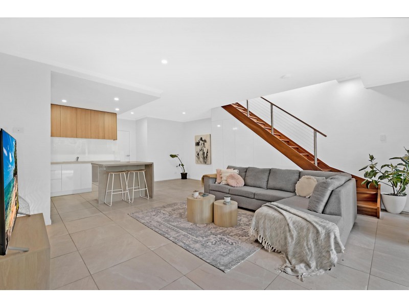 4 Fairlight Avenue, Robina QLD 4226