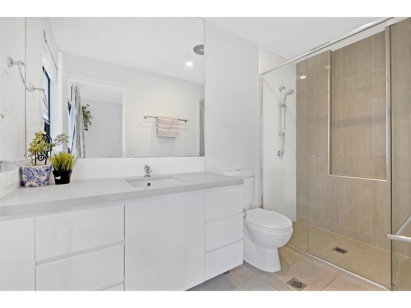 4 Fairlight Avenue, Robina QLD 4226