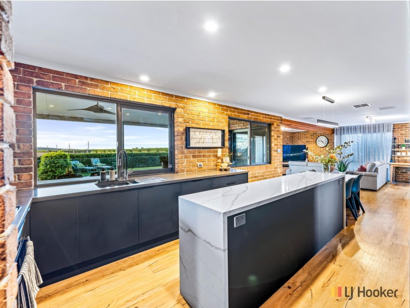 1027 Stapylton Jacobs Well Road, Woongoolba QLD 4207