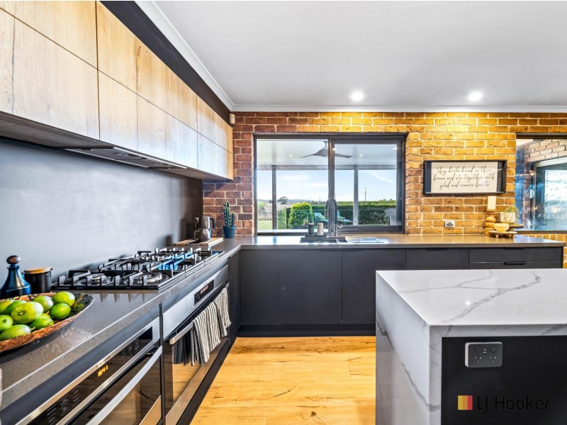 1027 Stapylton Jacobs Well Road, Woongoolba QLD 4207